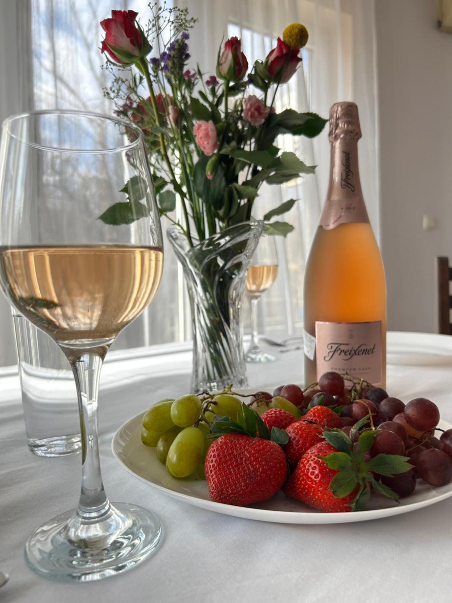 Casa Rea - Comfortable Stay With Free Parking Sofia Exterior photo
